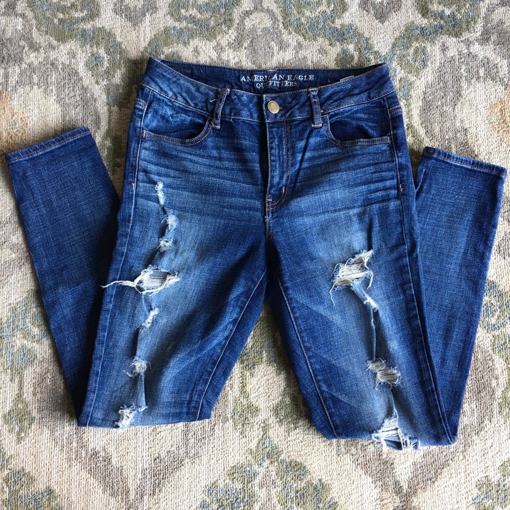 American Eagle Distressed High Rise Jegging